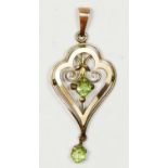 An Edwardian 9ct rose gold and green paste openwork pendant, 42mm, 1.4gm