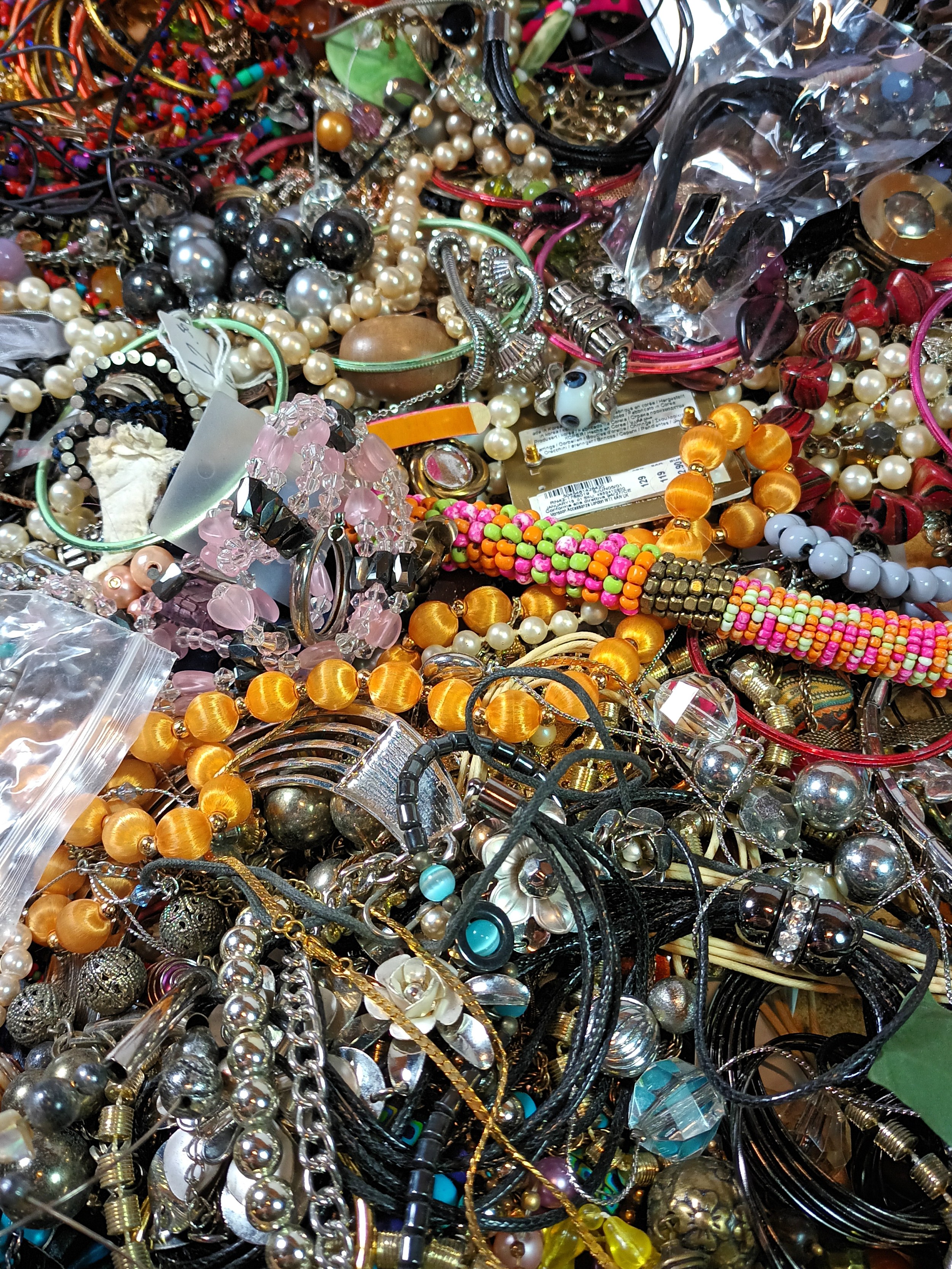 Approximately 10kg of mixed costume jewellery - Image 2 of 2