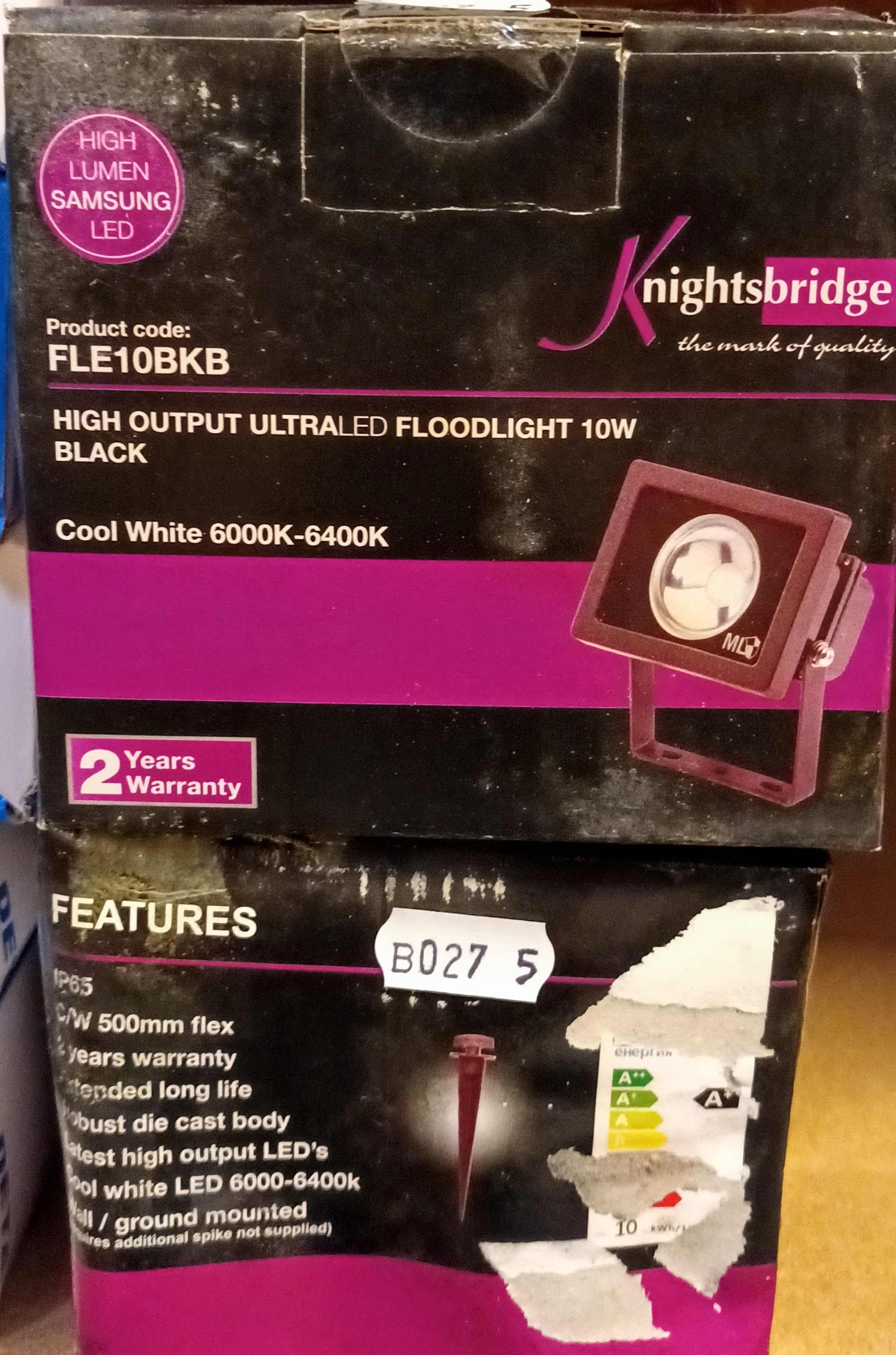 Five Deta 30W LED floodlights, boxed, together with six Knightsbridge high output ultraLED 10W - Image 2 of 3