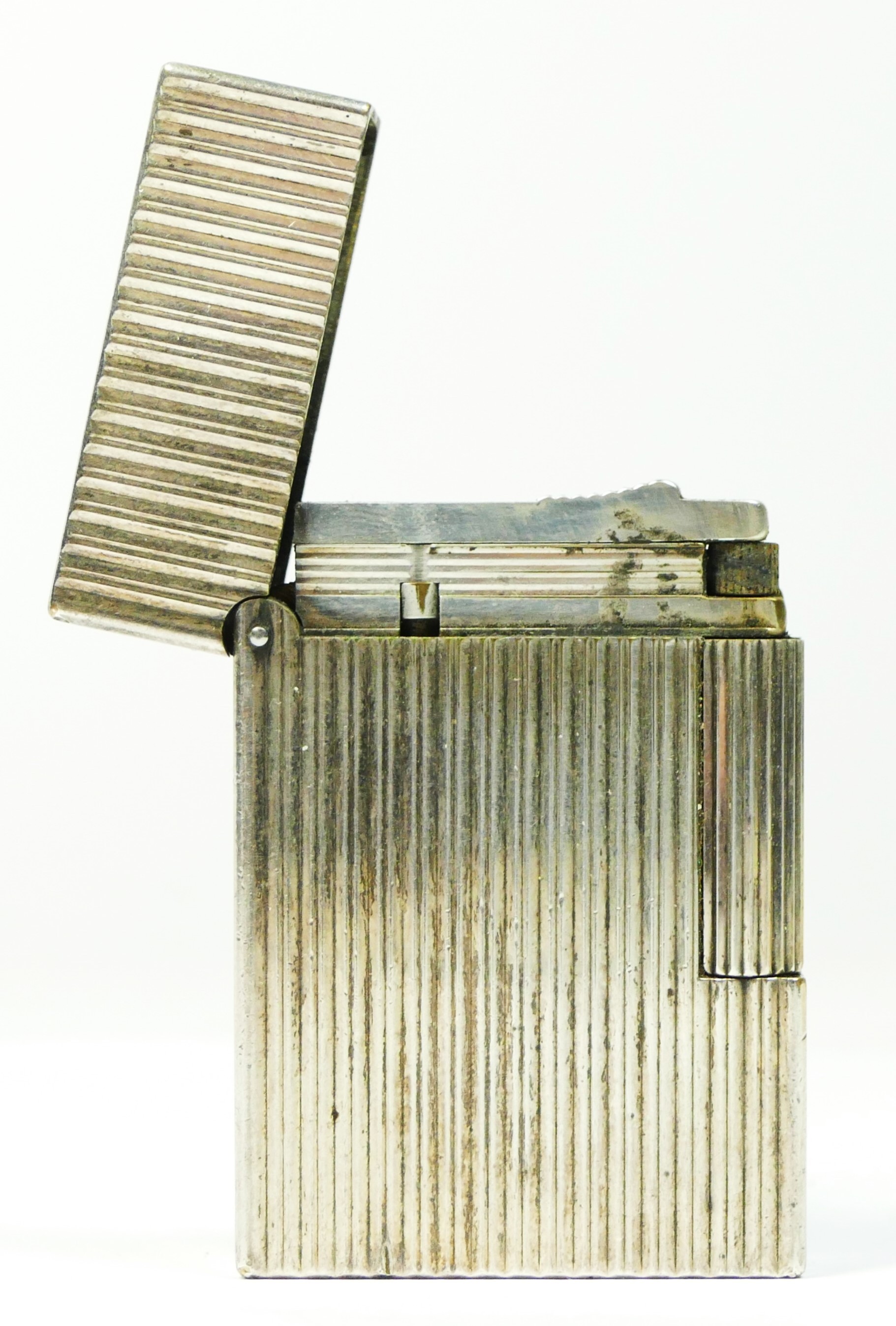 Dupont, a silver plated gas lighter, serial number 82JBB21, with ribbed decoration, named Lesley - Image 2 of 4