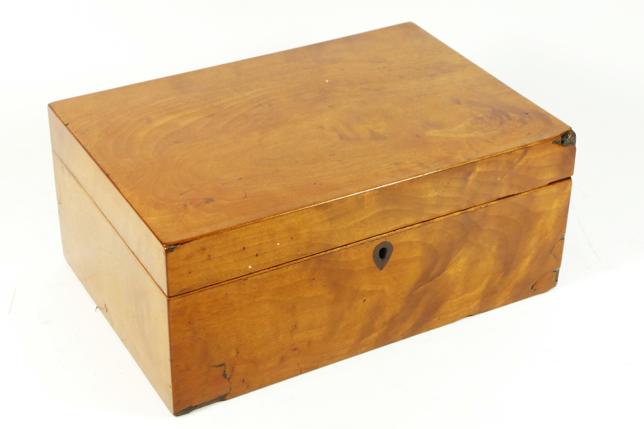 An Edwardian mahogany sewing box, hinged lid opening to reveal lift out compartment, with contents - Image 4 of 7