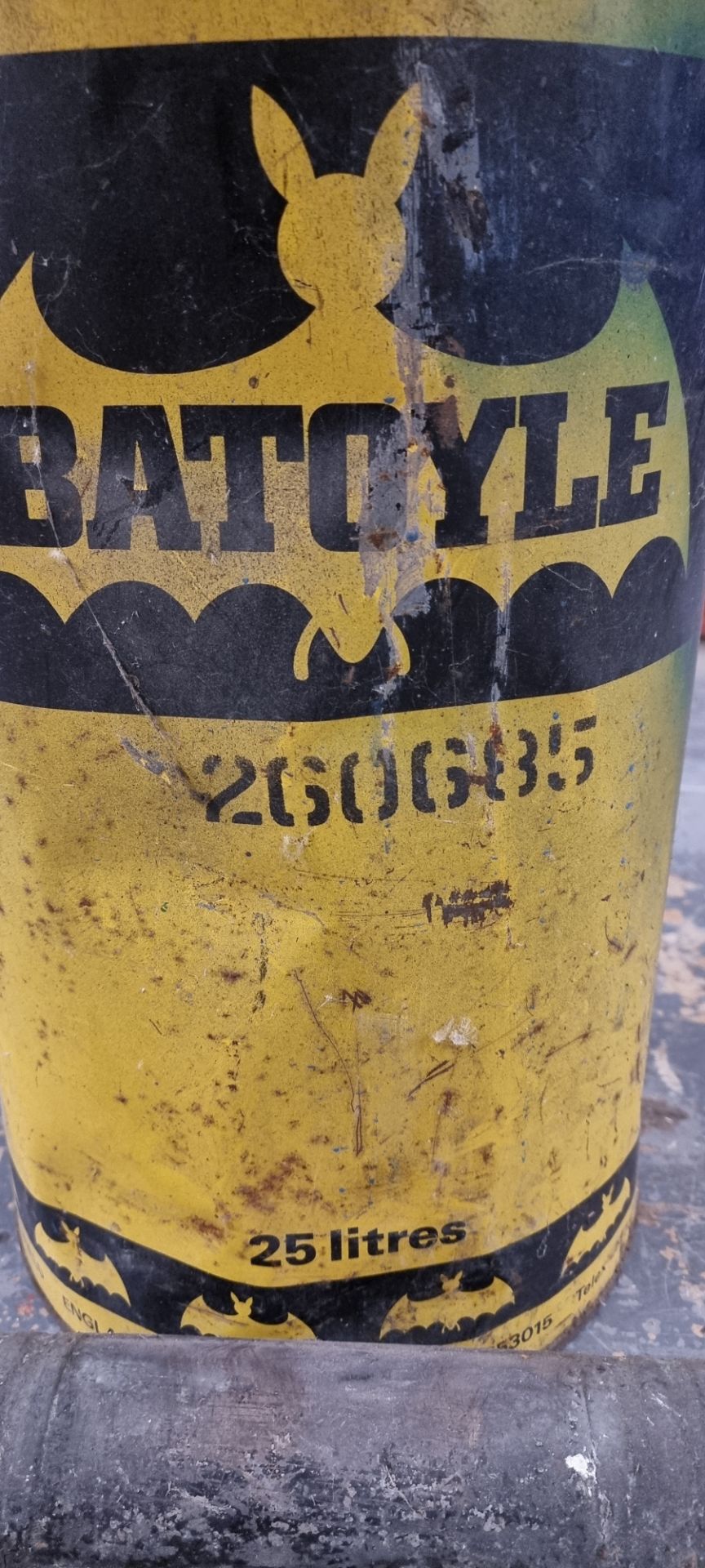 A Batoyle 25 litre gear oil container and three fire extinguishers. - Image 2 of 3