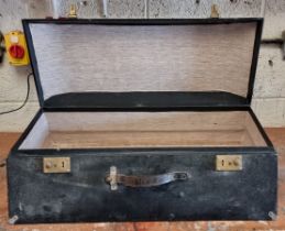 A vintage car travelling trunk case, 79 x 46 x 28cm