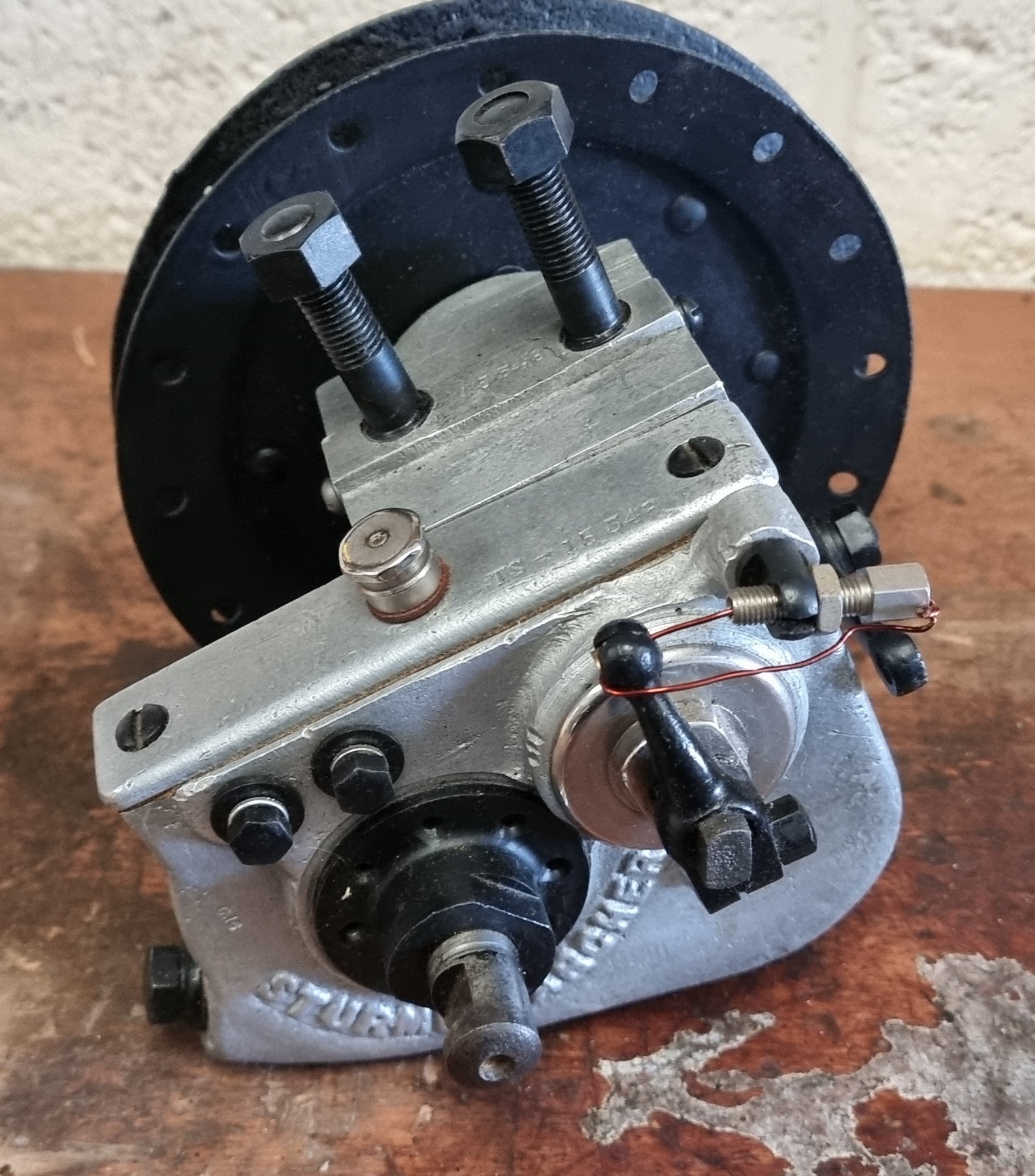A vintage/veteran Sturmey Archer gearbox, TS 15348, believed reconditioned, as used on a Levis.