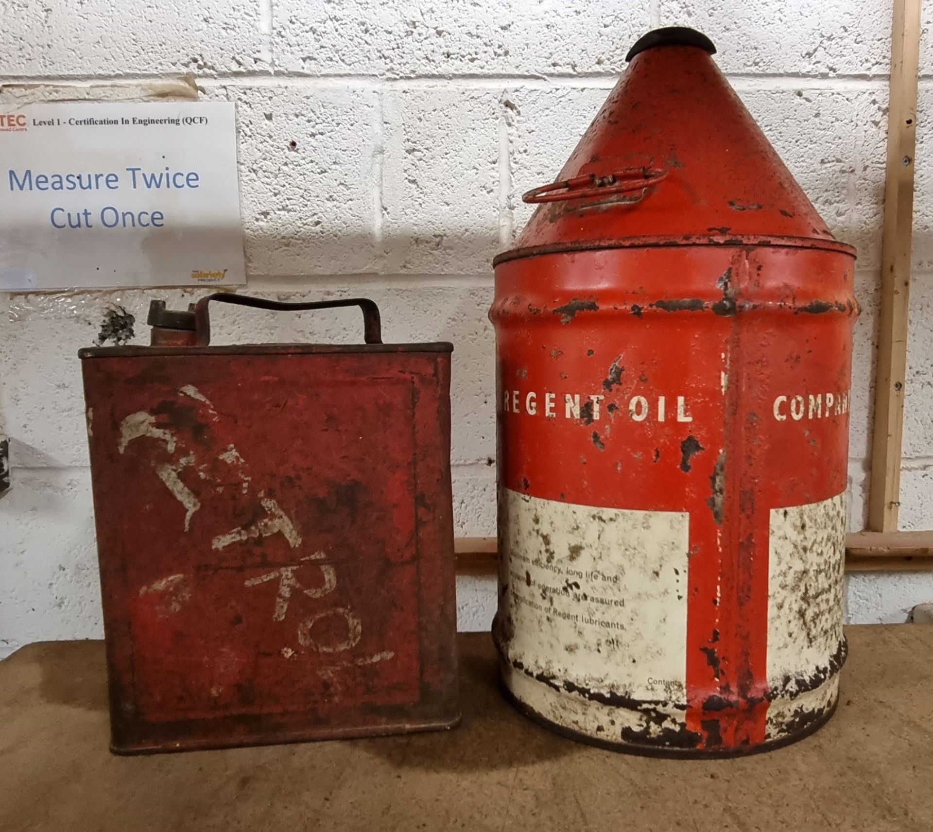 A Regent RPM Delo Special 20 5 gallon oil can and a SM and BP 2 gallon petrol can. - Image 2 of 2