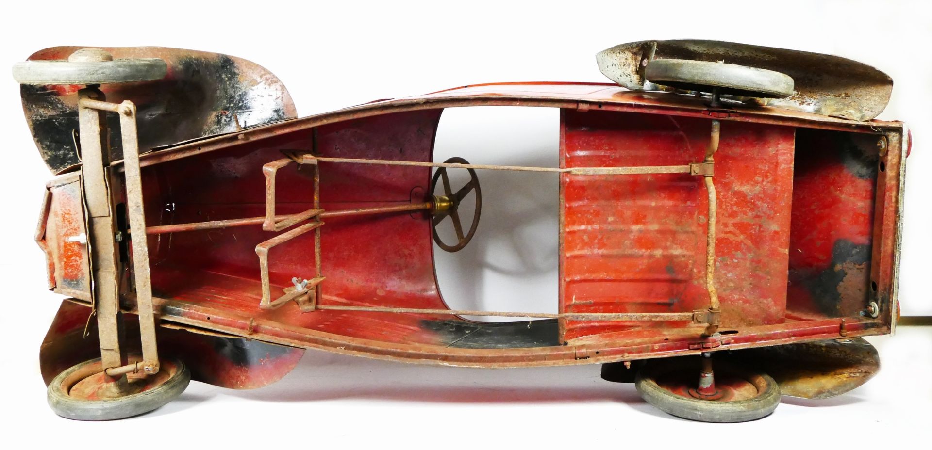 Eureka Super Junior 35 child's pedal car, c.1935-38, metal body painted in red over black, metal - Image 8 of 14