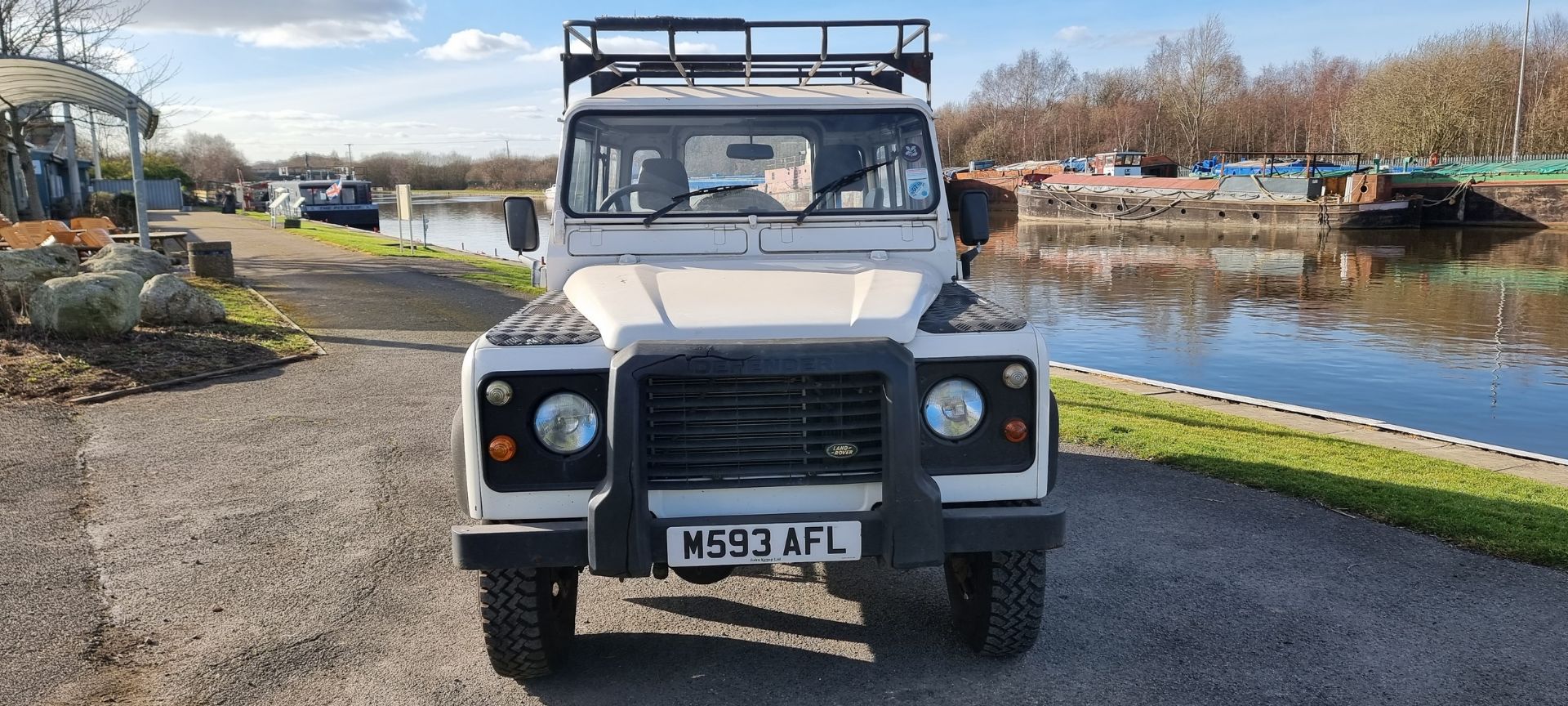 1994 LAND ROVER Defender TDi, SWB. Registration number M593 AFL. Chassis number SALLDVAF7MA952379. - Image 3 of 23