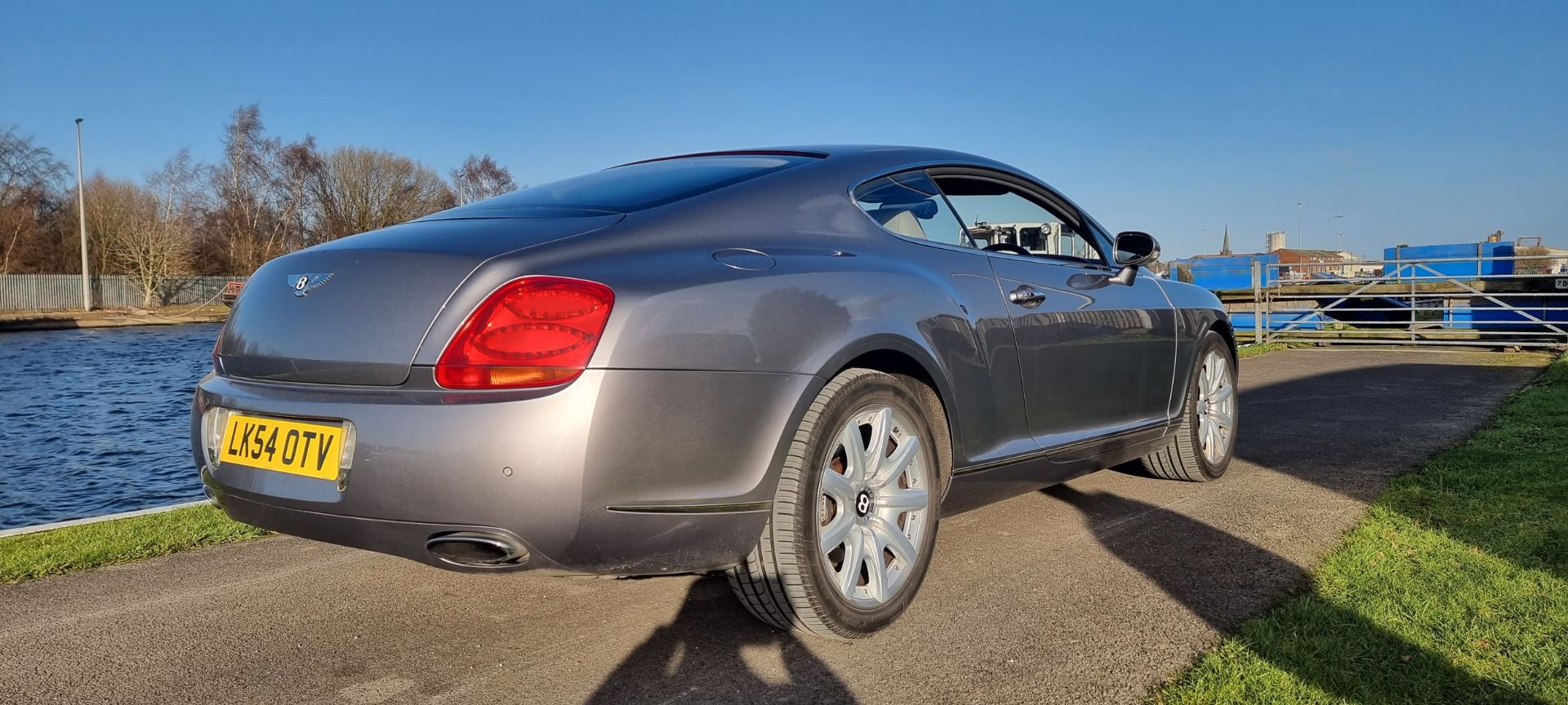 2004 Bentley Continental GT, 5998cc. Registration number LK54 OTV. VIN number SCBCE63W35C026621. - Image 6 of 25