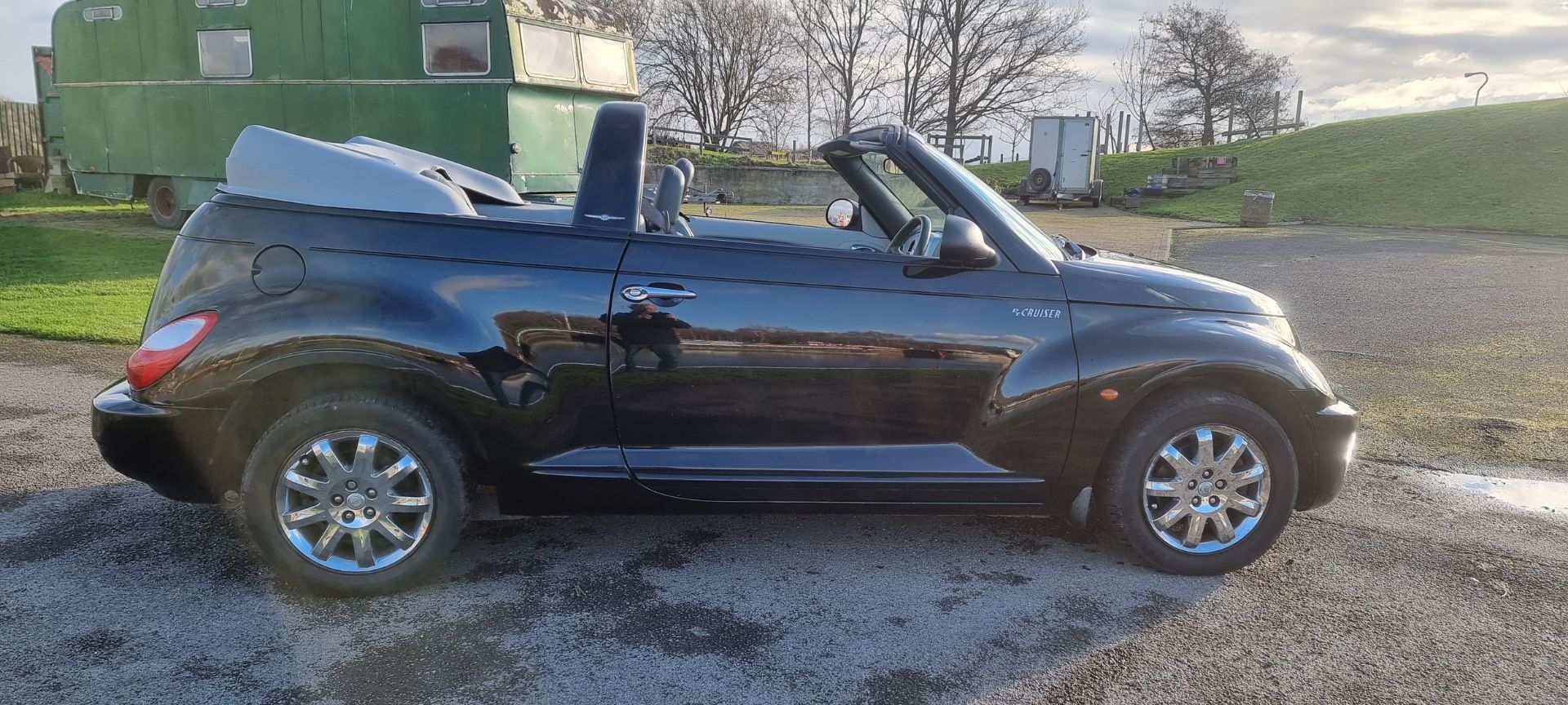 2006 Chrysler PT Cruiser Limited Convertible, 2,429cc, petrol/manual. Registration number MT56 - Image 3 of 21