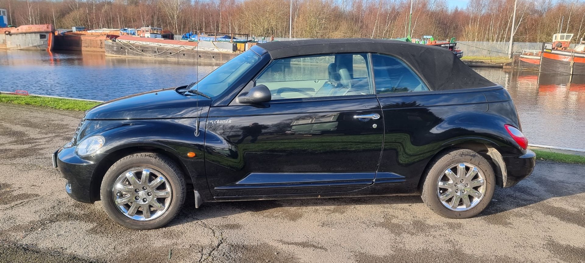 2006 Chrysler PT Cruiser Limited Convertible, 2,429cc, petrol/manual. Registration number MT56 - Image 10 of 21