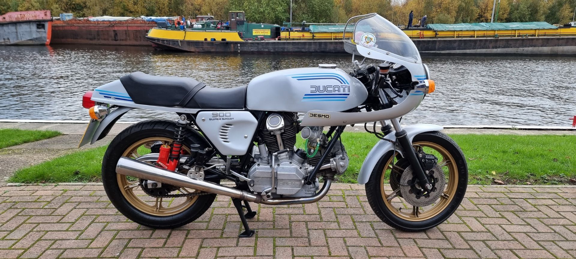 1982 Ducati 900 SS, 864cc. Registration number WCX 2X. Frame number DM 860 SS * 090889*. Engine