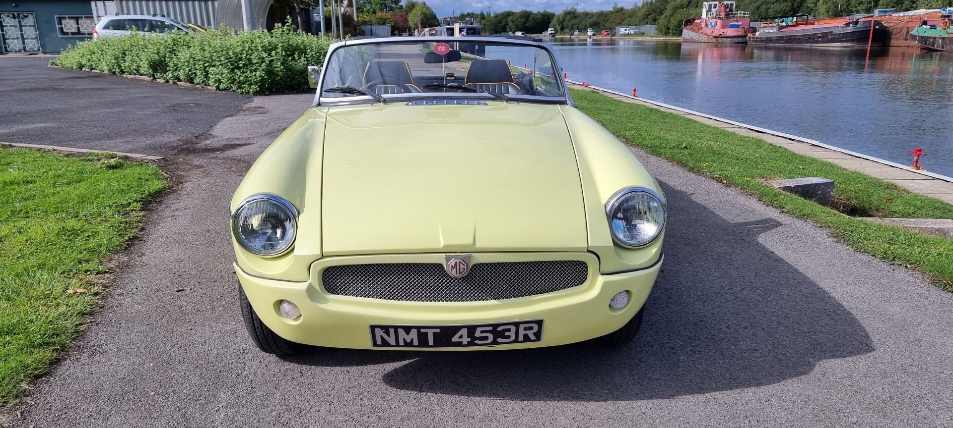 1975 MG B Roadster, 1798cc. Registration number NMT 453R. Chassis number GHN5-42103G. Engine number - Image 3 of 20