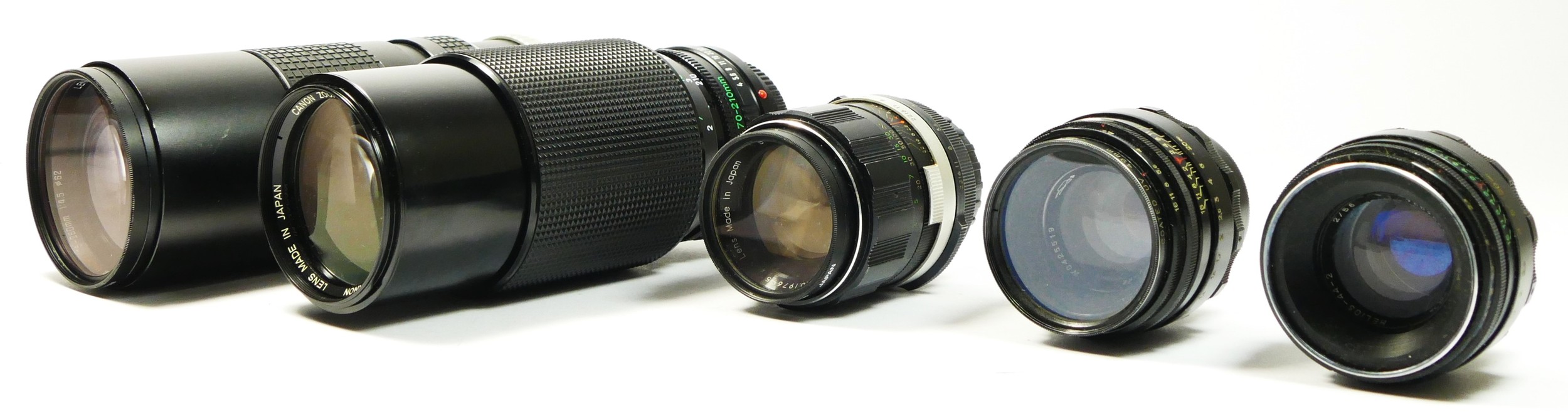 Five manual camera lens, to include a Hoya 75mm-260mm f4.5, Pentax fit, boxed, a Canon FD 70mm-210mm - Image 3 of 3