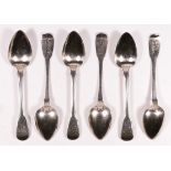 A George III silver set of fiddle pattern tea spoons, London 1819, 104 gm.