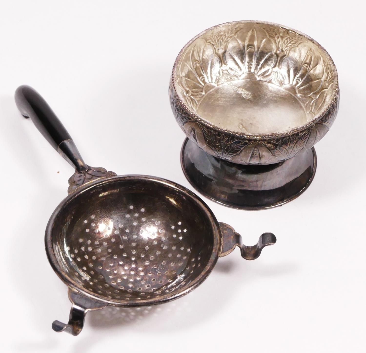 An Eastern silver tea strainer with stand, bearing marks, 49g, - Image 3 of 3