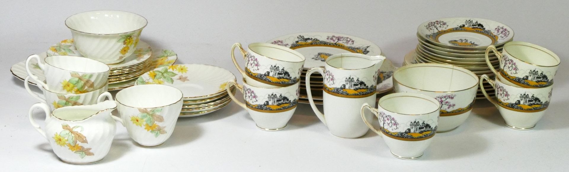 A Royal Doulton twenty four piece part dinner service 'Larchmont' pattern, model TC1019, together - Image 4 of 7