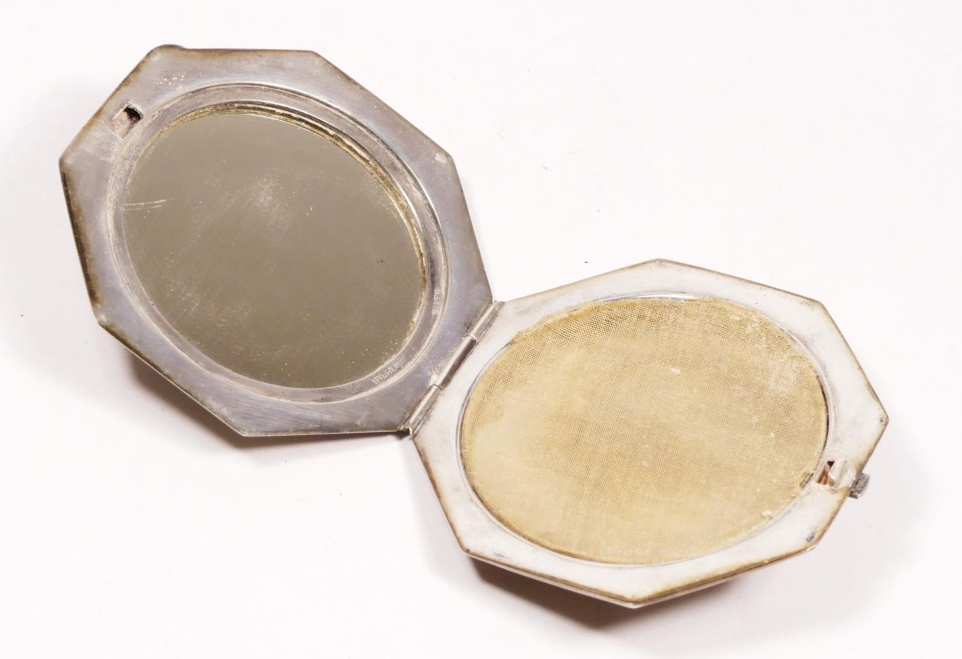A Sterling Silver octagonal compact, with engraved map of India, 7.5cm, 91 gm including mirror - Image 2 of 2