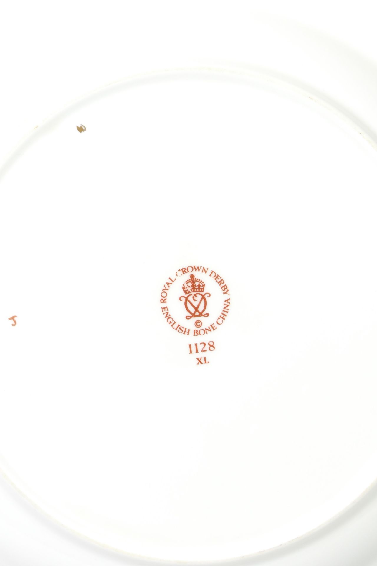 A large Royal Crown Derby porcelain Imari pattern plate, 1128. 27cm diameter. - Image 2 of 3