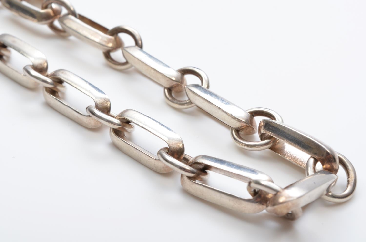 A heavy silver T bar baton link necklace, 46cm, 84gm - Image 3 of 3