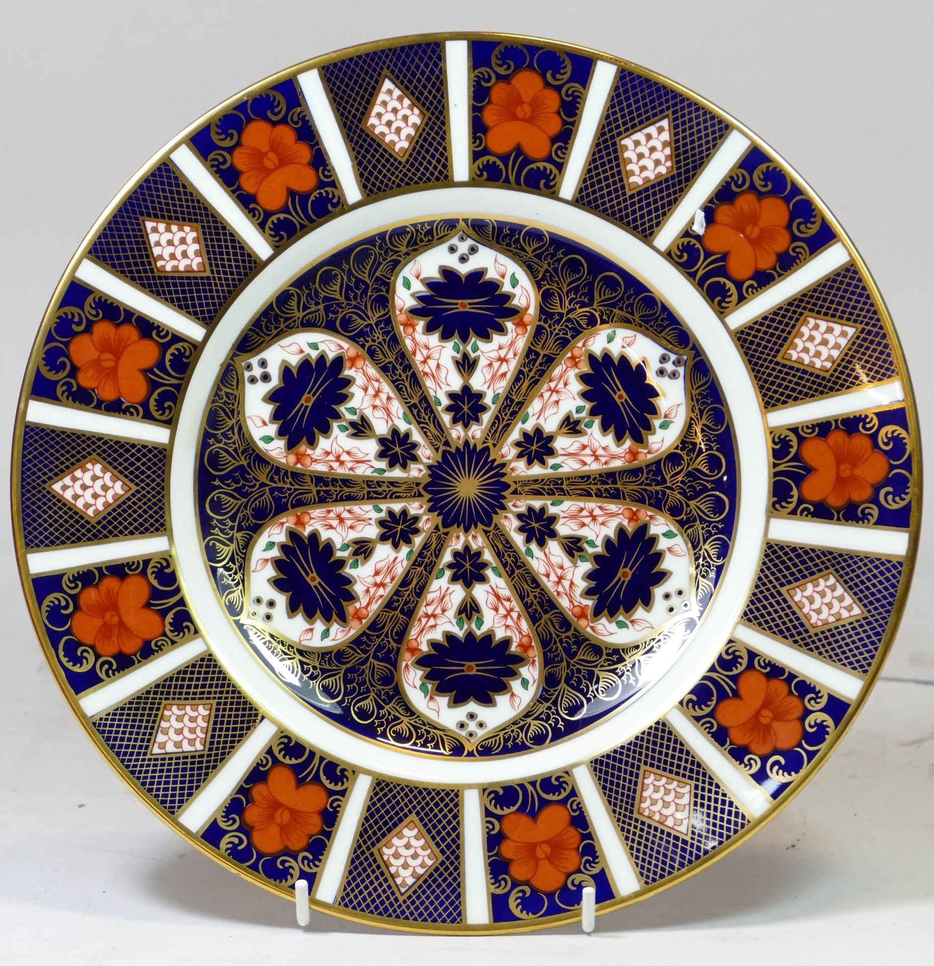 A large Royal Crown Derby porcelain Imari pattern plate, 1128. 27cm diameter. - Image 3 of 3