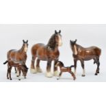 A Beswick shire horse, two chestnut horses and two foals (5).