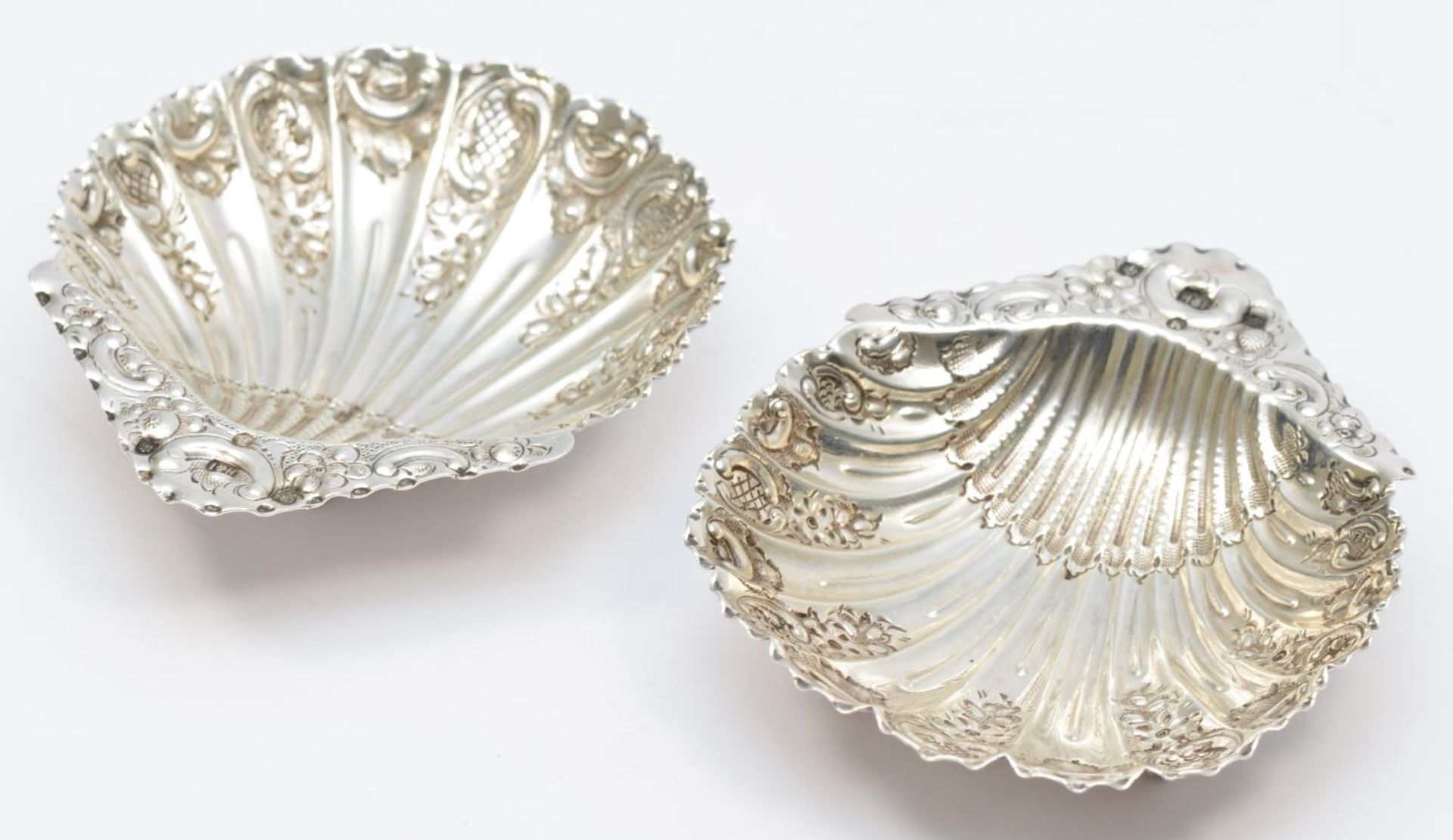 A Victorian Scottish silver pair of shell dishes, by Hamilton & Inches, Edinburgh, 1891, with - Image 3 of 4