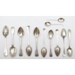 7 silver tea spoons, various dates, two silver golfing spoons, 138gm and 3 EPNS spoons,