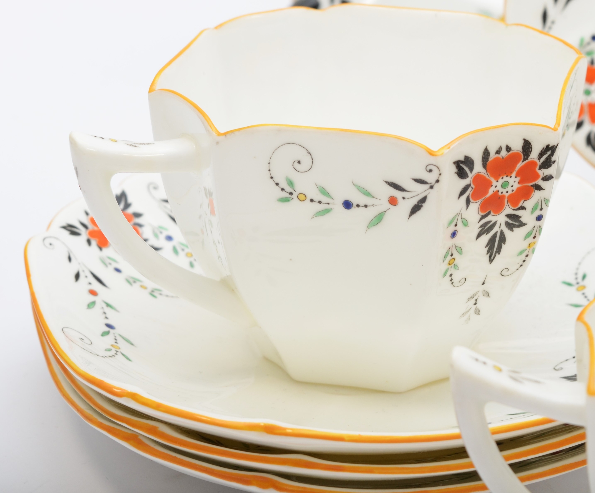 A Shelly tea set, consisting of six cups with saucers, together with six 7 inch side plates, art - Image 4 of 5