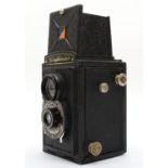 A Voigtlander Brilliant TLR camera, with a Voigtlander 7.5cm f7.7 lens
