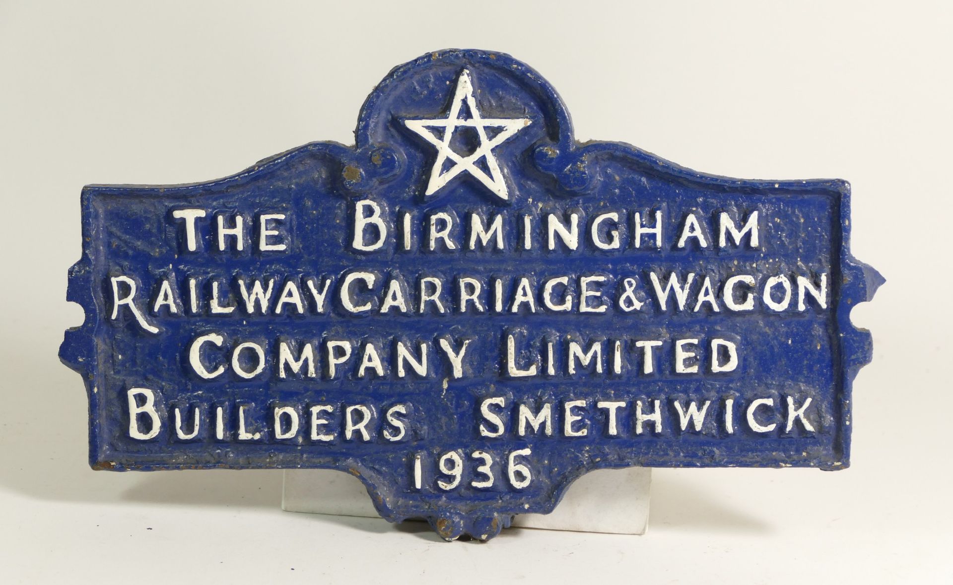 Two wagon plates, 'R.C.&W. Co Ltd Smethwick, Birmingham 1936' and 'L.N.E.R Darlington 1943 12 Tons - Image 4 of 5
