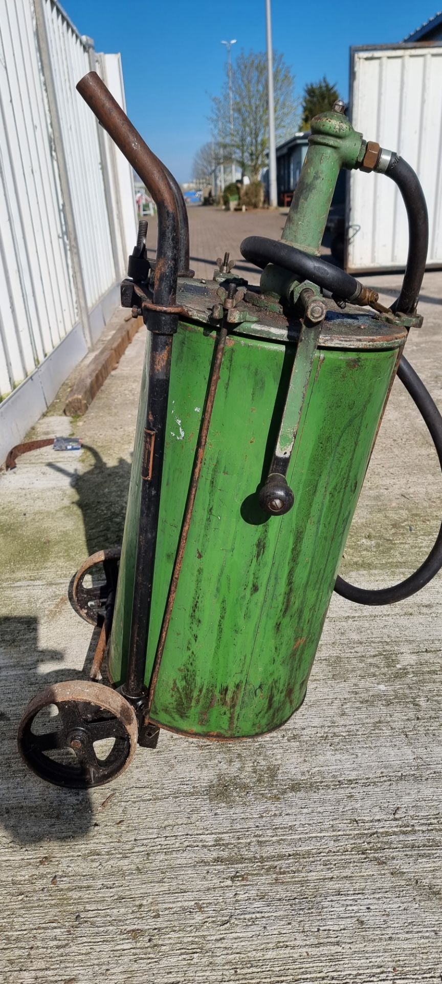 A Castrol forecourt oil dispenser on trolley - Image 2 of 5