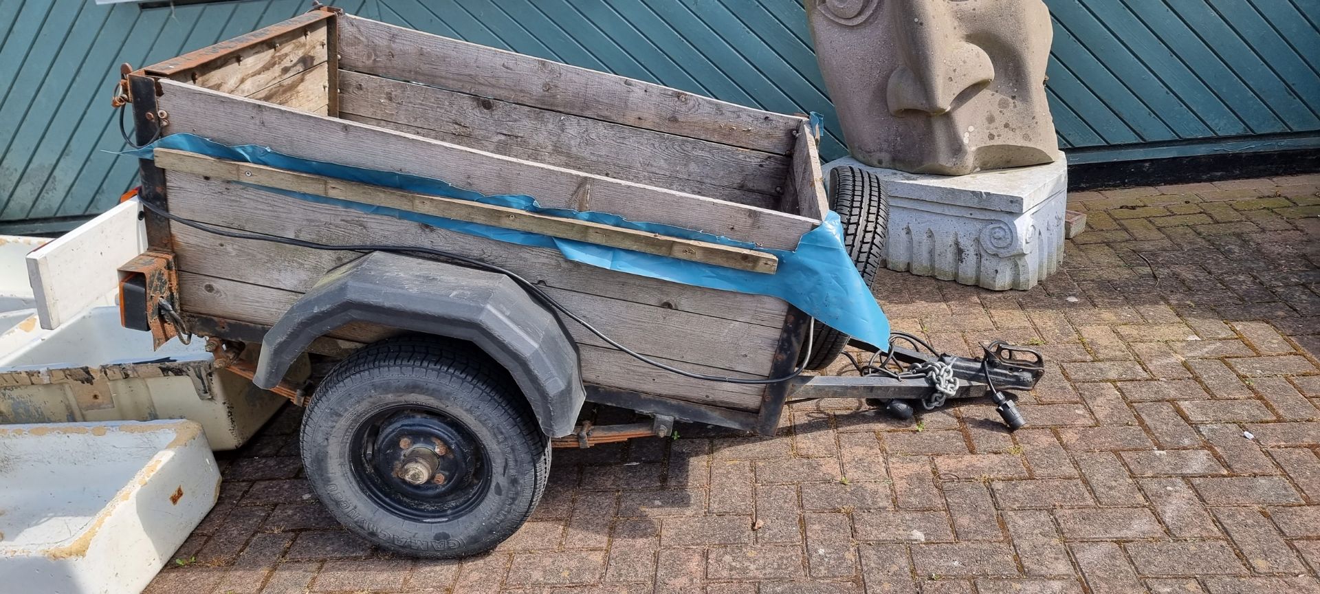 A single axle box trailer, 130 x 86cm