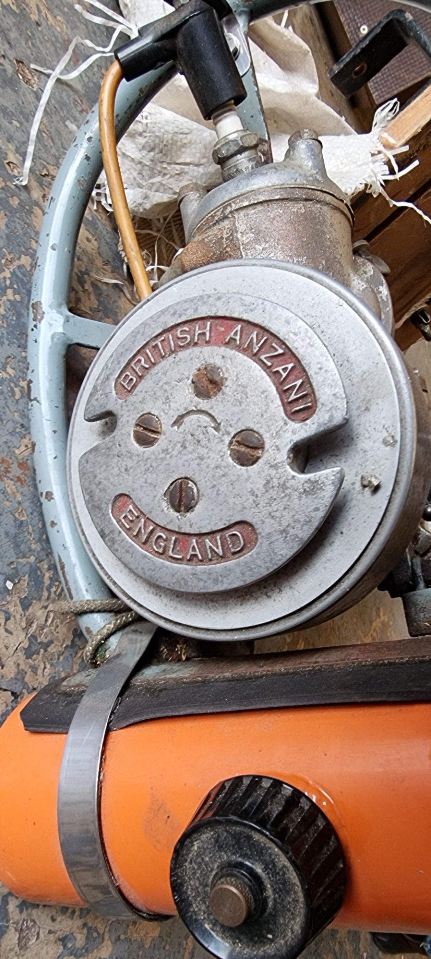 A British Anzani outboard motor, with mounting plate, working when last used. - Image 3 of 3