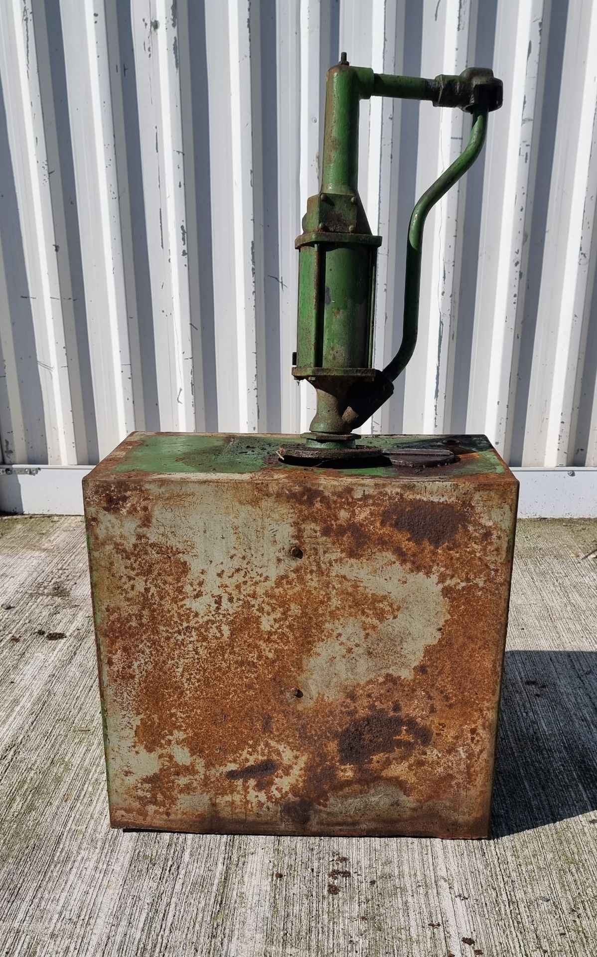 A Castrol forecourt oil dispenser, 115 x 33 x 61cm