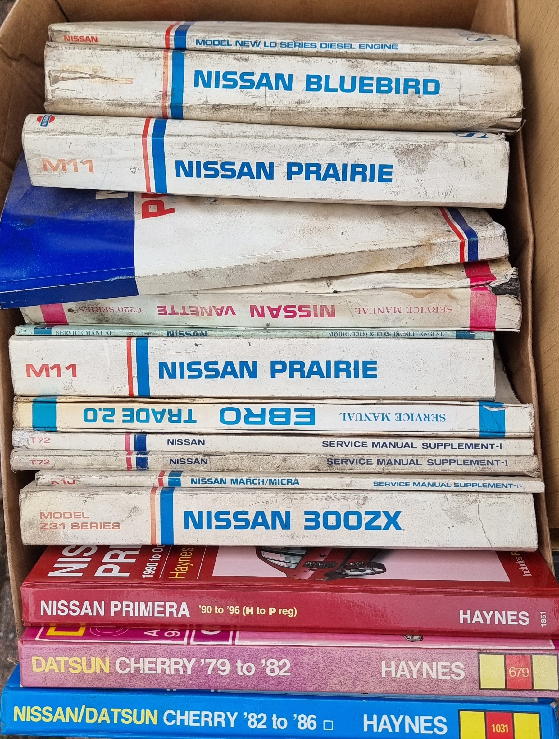 A collection of Nissan workshop manuals - Image 2 of 2