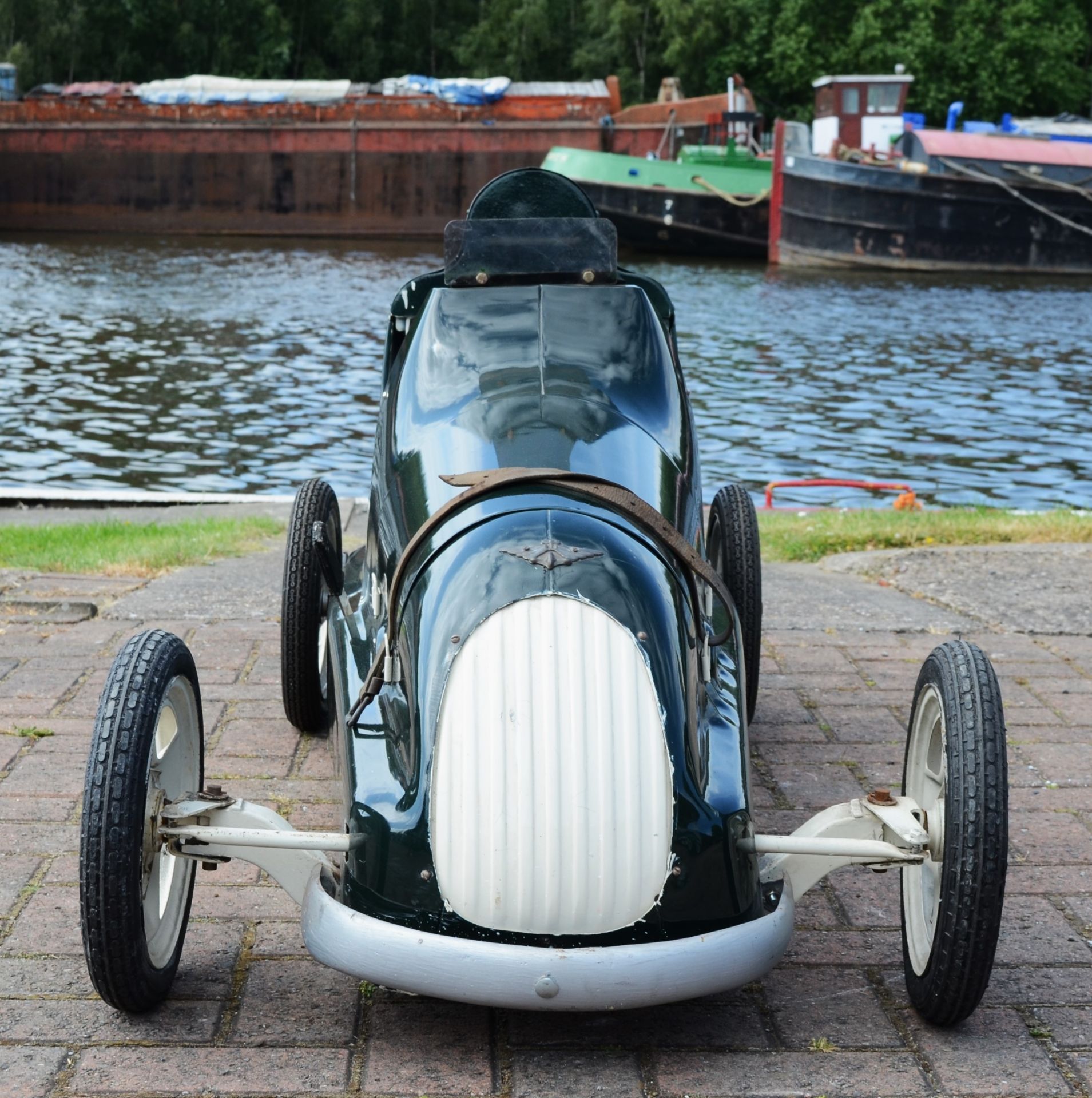 An Austin Pathfinder pedal car, c.1949/50. The Pathfinder was based on the Austin 7 racing car. It - Image 3 of 12