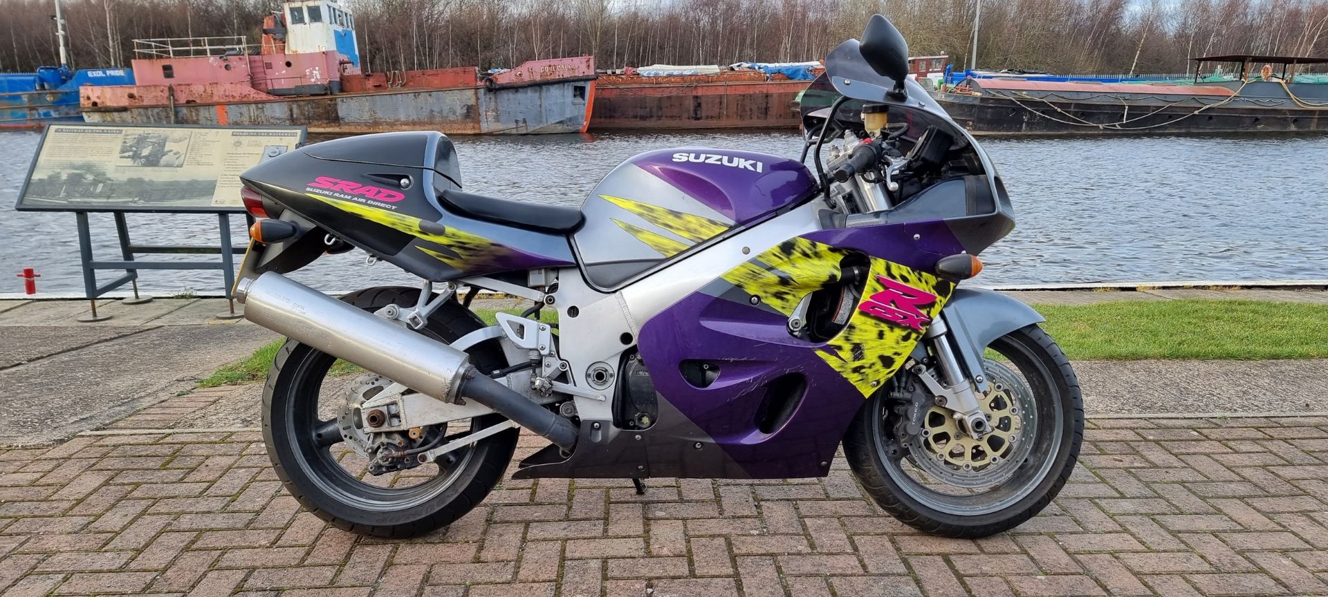 1997 Suzuki GSXR 750V, 749cc. Registration number P230 RYM. Frame number JS1GR7DA000501040. Engine