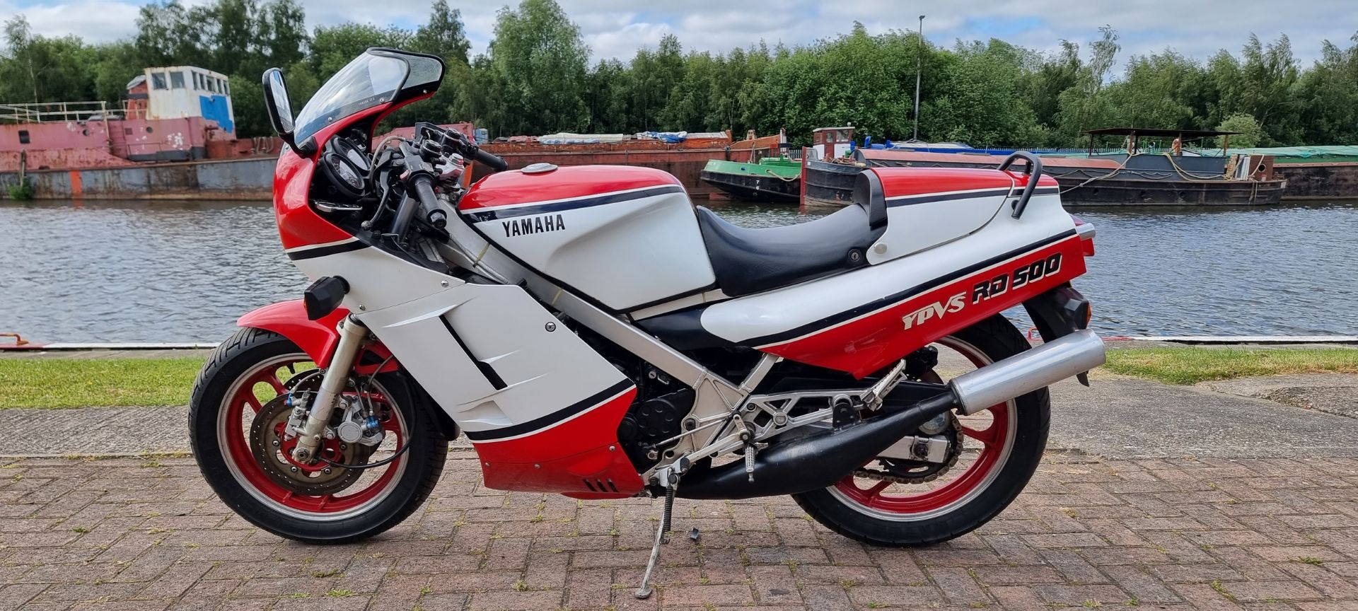 1986 Yamaha RZV500R, 498cc. Registration number D365 UGF. Frame number 51X002479. Engine number - Image 9 of 14