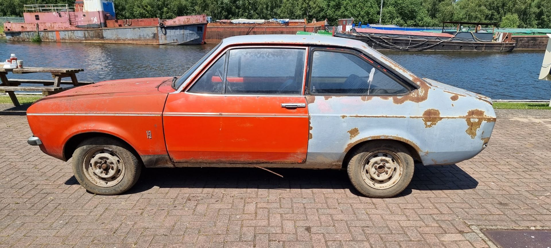 1975 Ford Escort 1.3L, 2 door, 1298cc, project. Registration number LDX 738P. Chassis number - Image 4 of 13