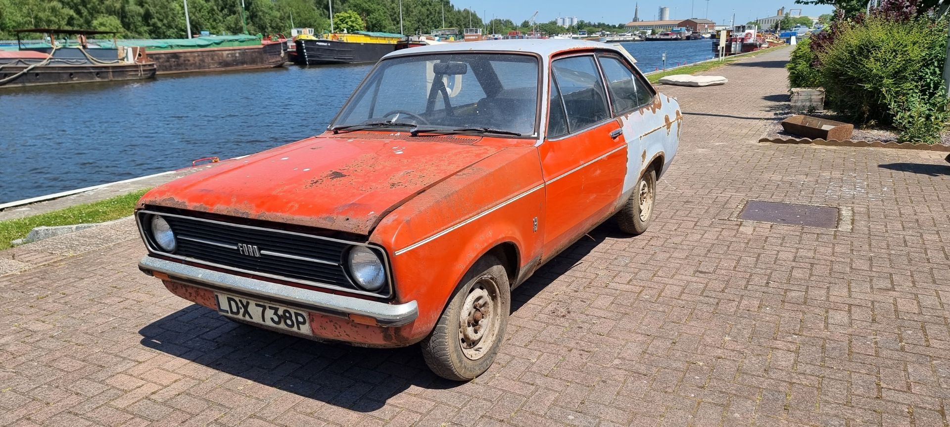 1975 Ford Escort 1.3L, 2 door, 1298cc, project. Registration number LDX 738P. Chassis number - Image 2 of 13