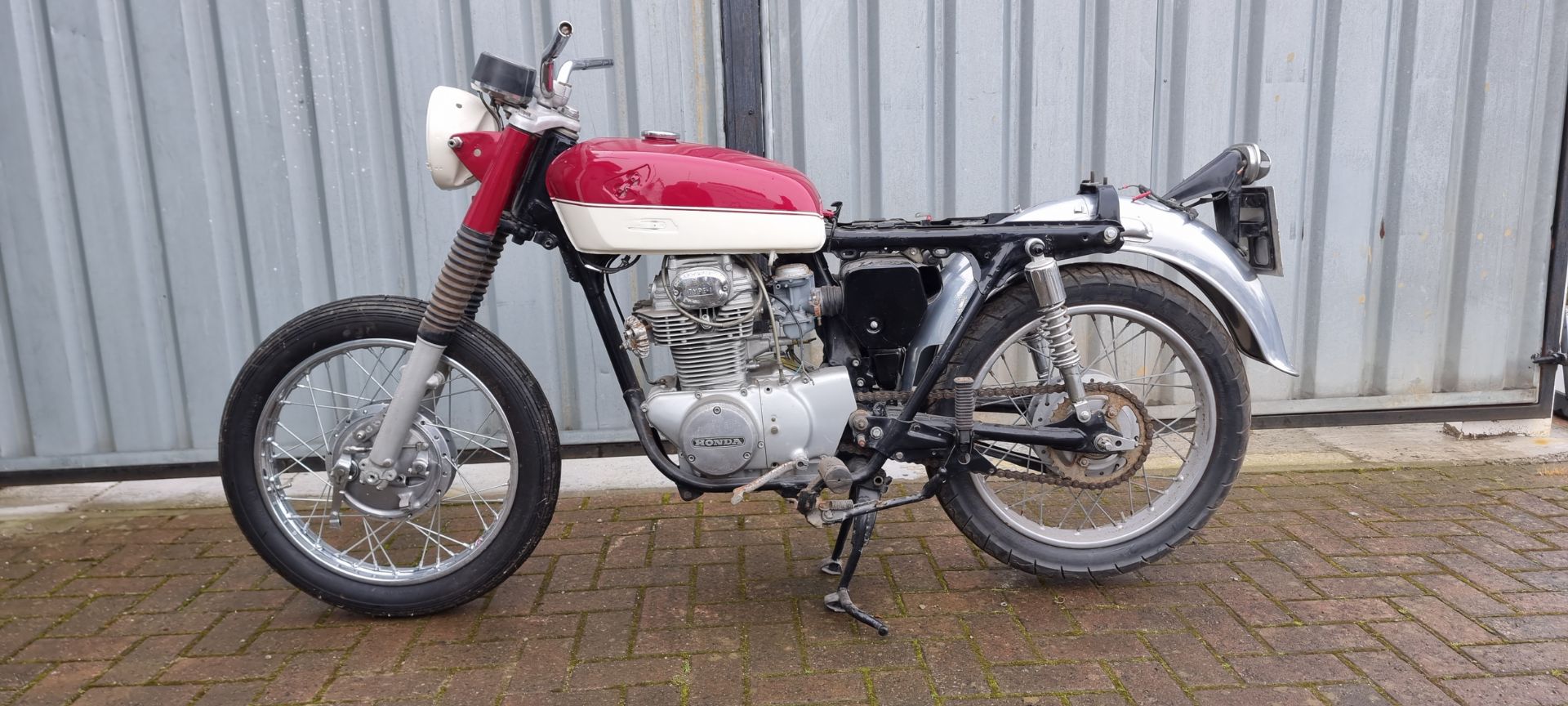 1973 Honda CB250 K4, 249cc, project. Registration number PGL 239L. Frame number CB250 5028152. - Image 3 of 9