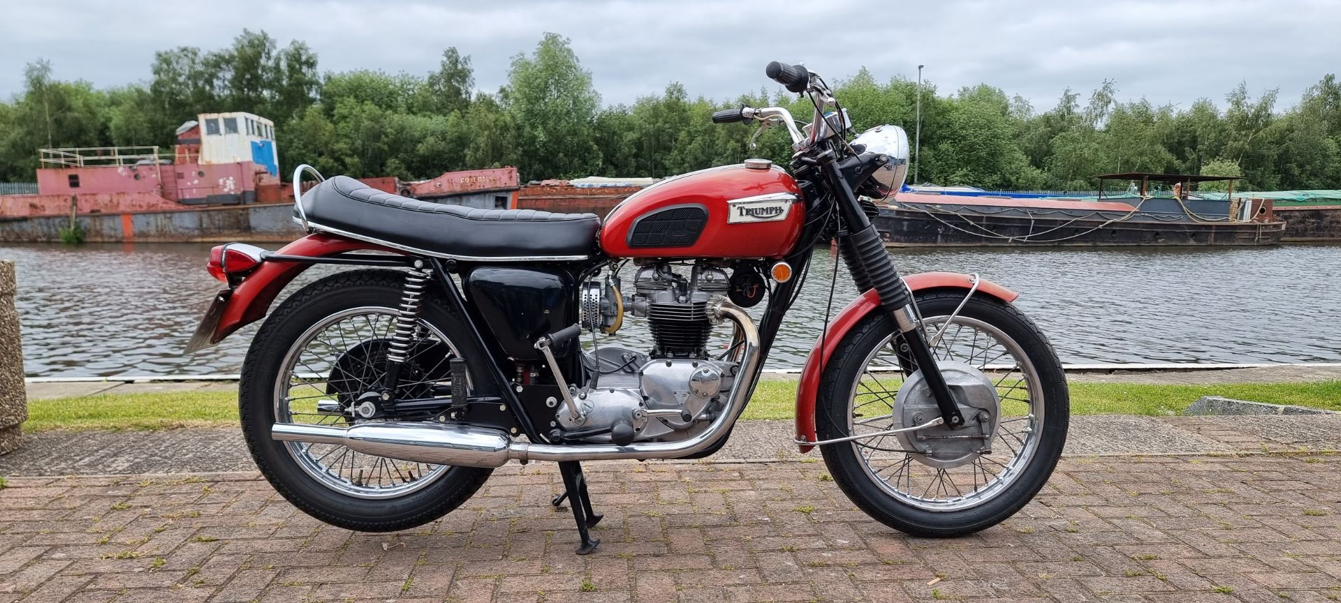 1969 Triumph TR6R Tiger, 650cc. Registration number RFG 171G. Frame number CC13329 TR6R. Engine