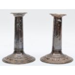 An Edwardian silver pair of desk candlesticks, Sheffield 1904, 12cm, loaded