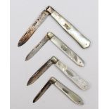 Four silver bladed and mother of pearl fruit knives.