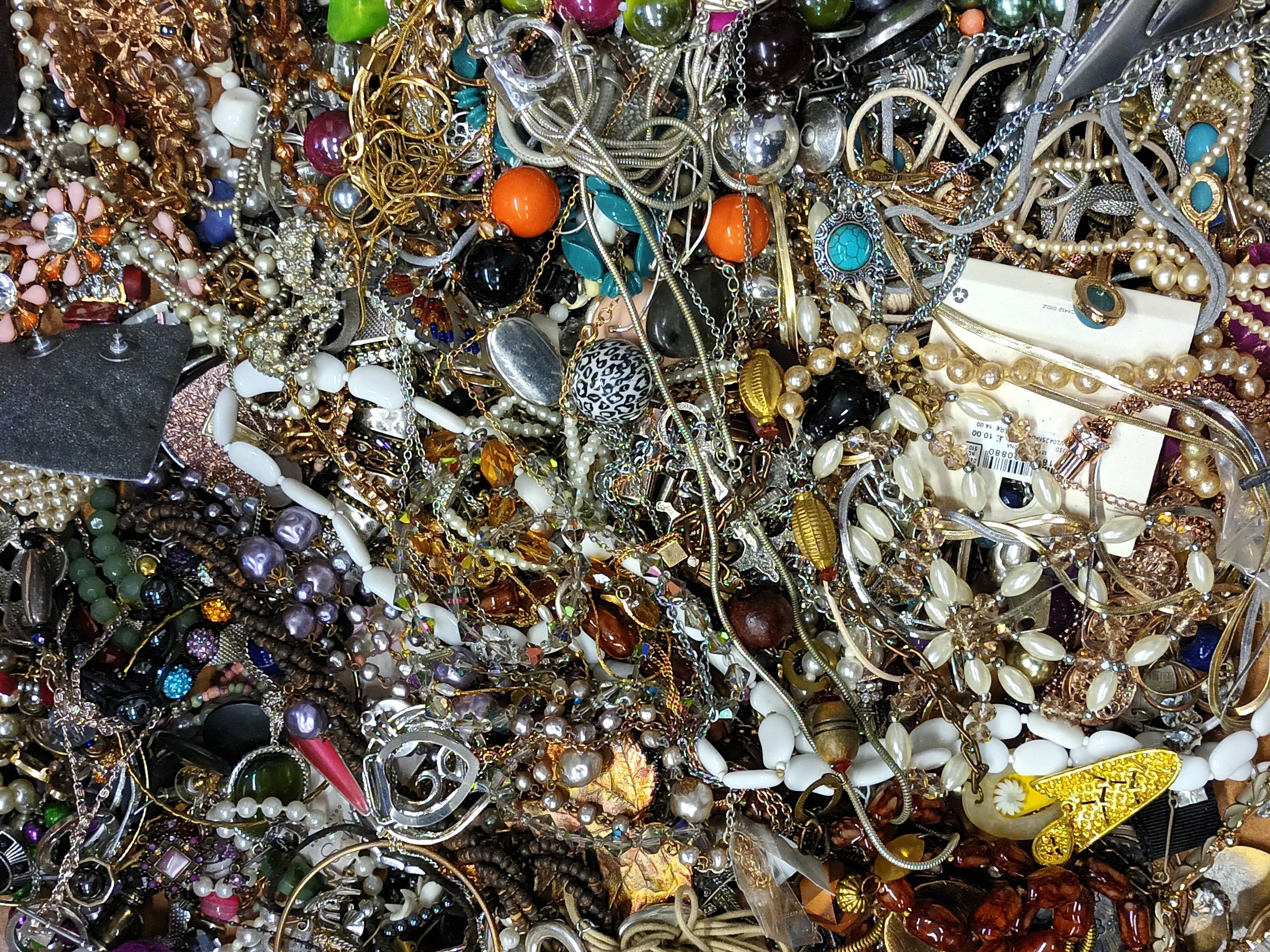 Approximately 10kg of mixed costume jewellery - Image 4 of 4