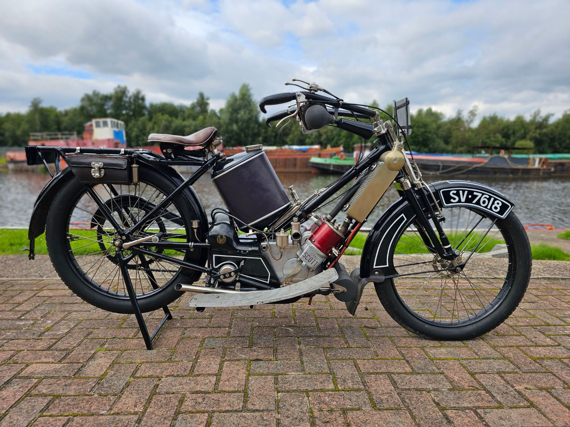 1914 Scott, 532cc. Registration number SV 7618 (non transferrable). Frame number 657. Engine