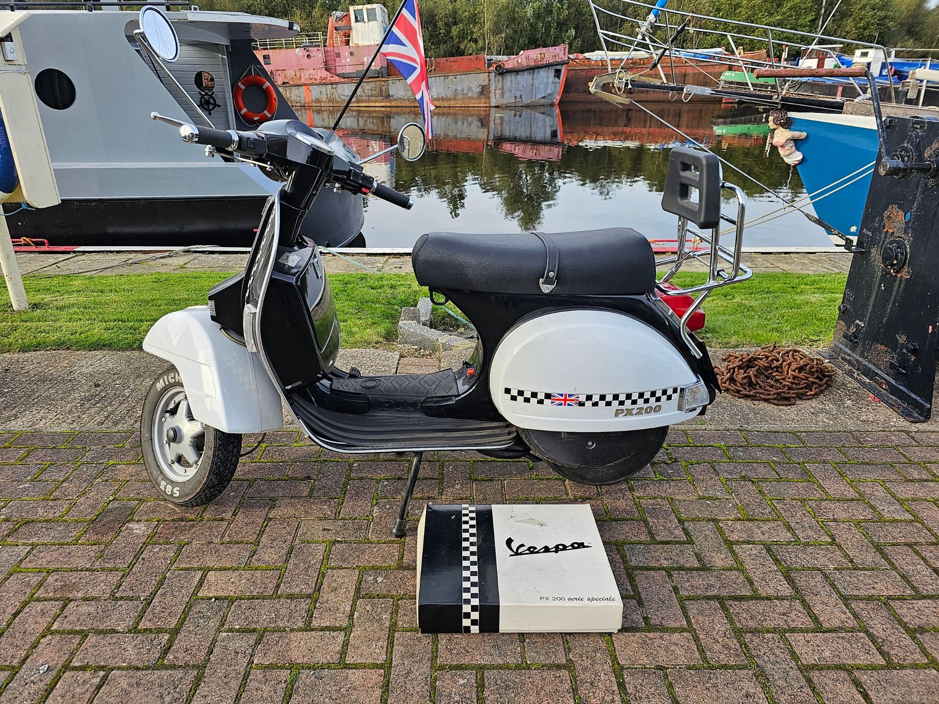 2003 Piaggio Vespa PX200 Serie Speciale Limited Edition 102/400, 198cc. Registration number P200 - Image 2 of 9