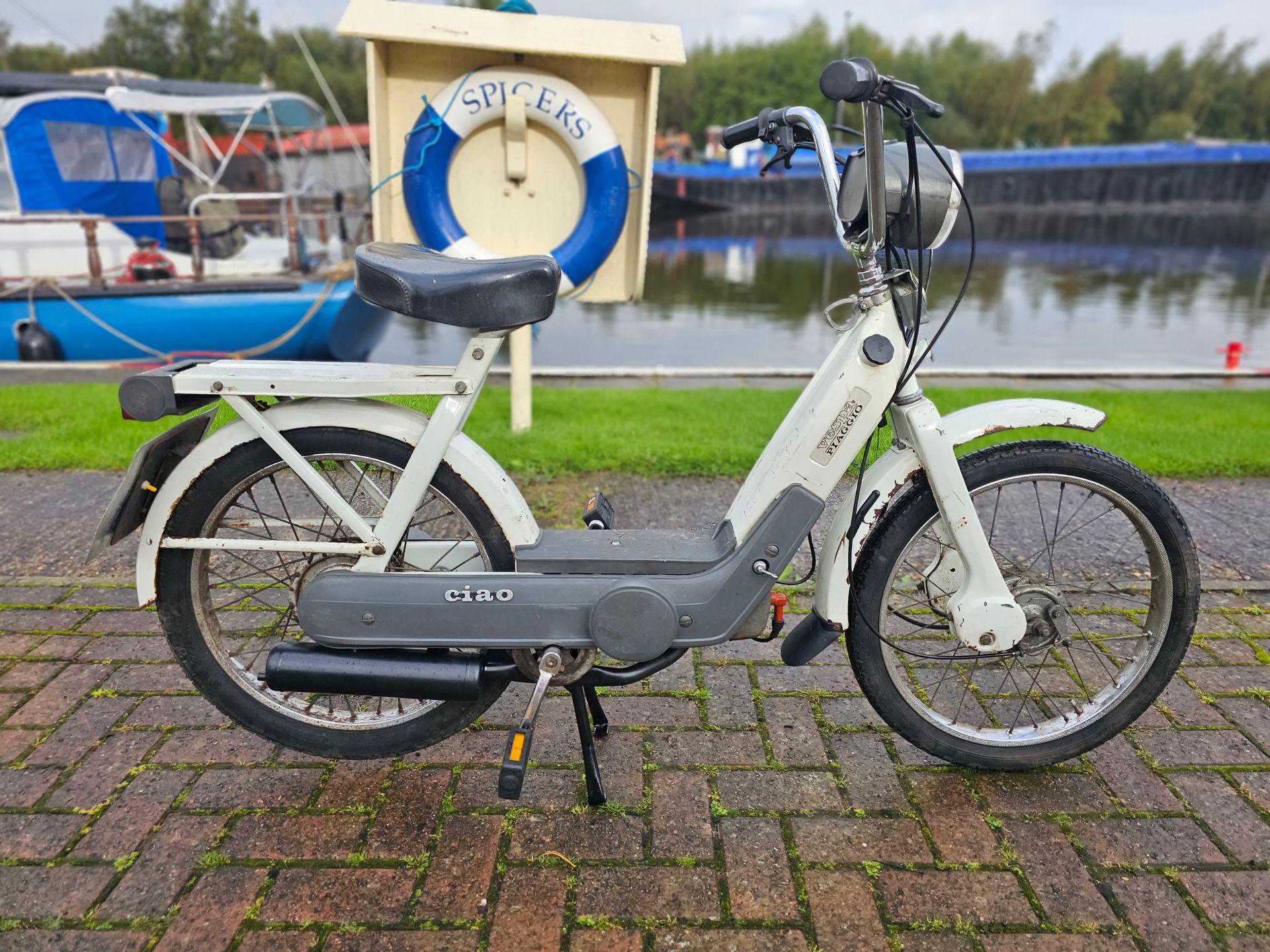 1985 Vespa Ciao, 49cc. Registration number B420 WWU. Frame number C7VAT 000000044797. Engine