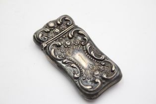 A sterling silver embossed vesta case, 6 x 3cm, 17gm