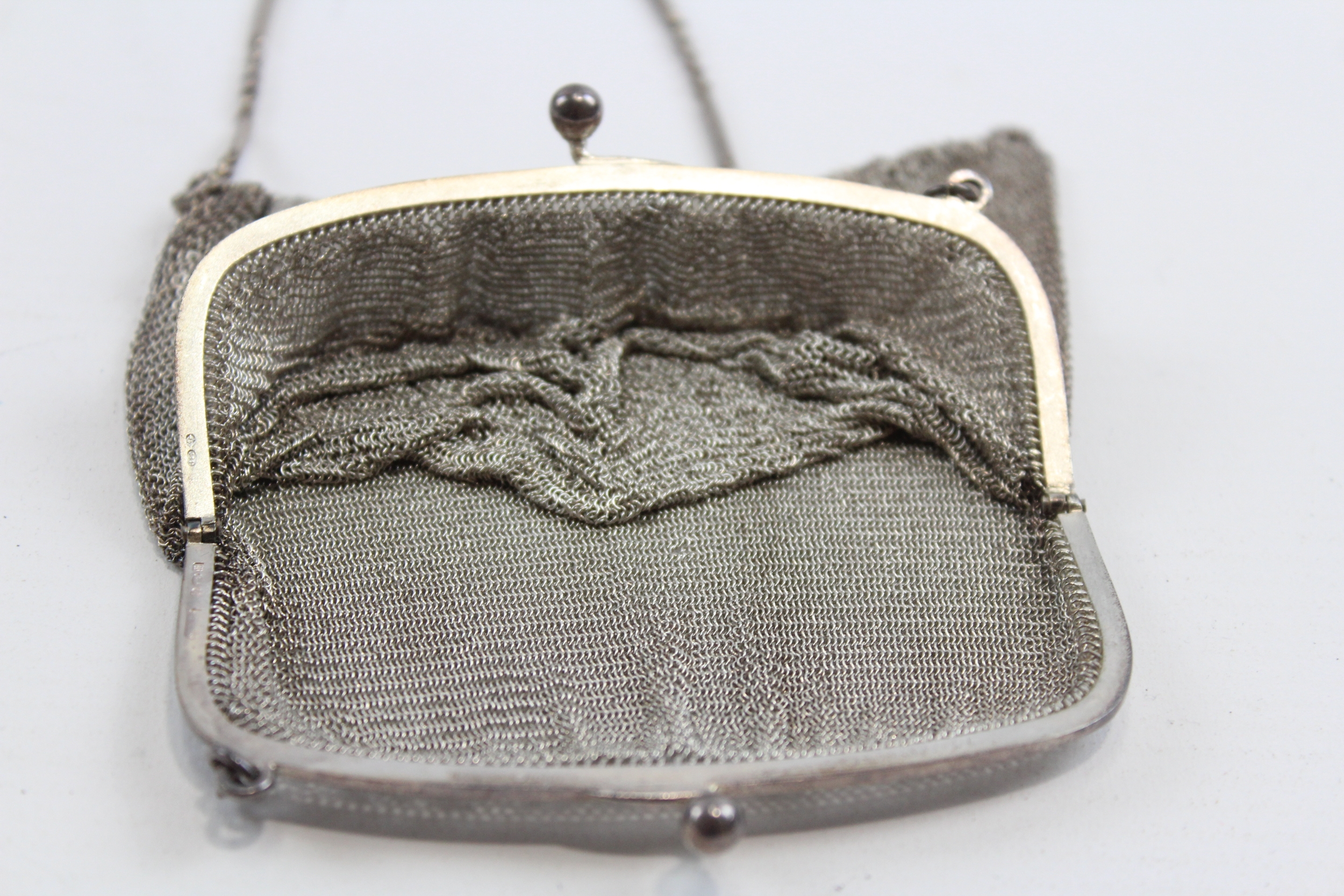 A silver mesh purse, London import 1927, 11 x 10cm, 78gm - Image 7 of 7